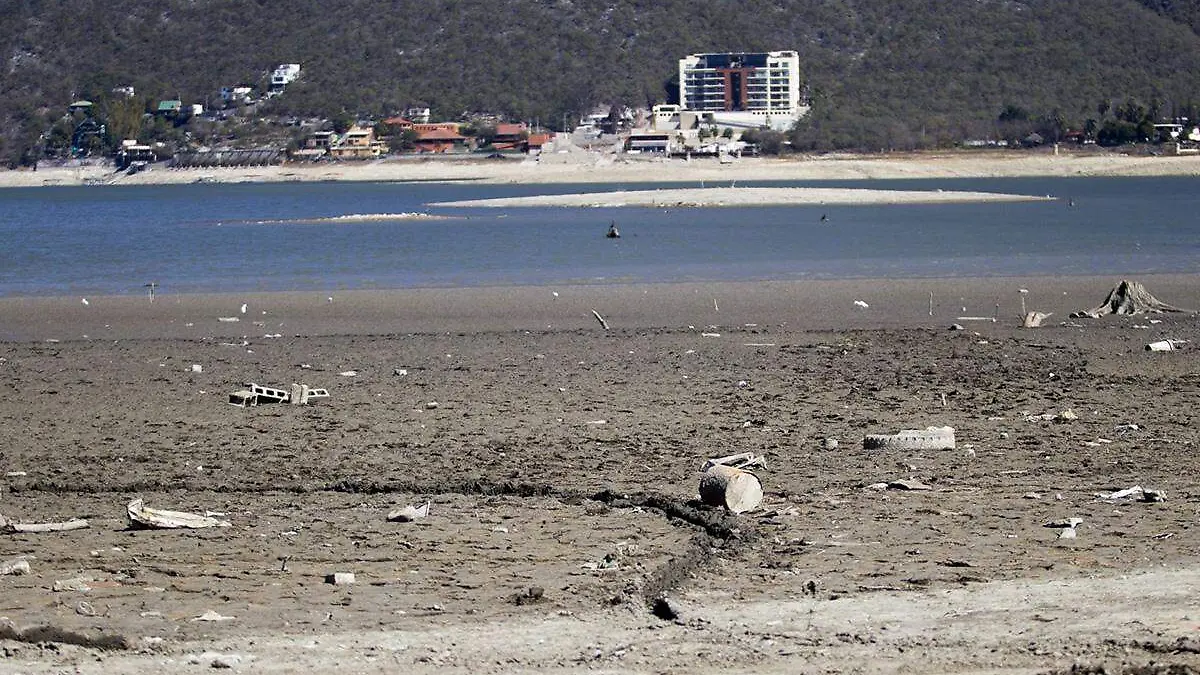 Monterrey a punto del colapso por el agua